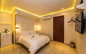 Ac Residence - Behind Cititel Hotel